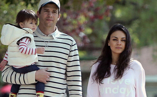 Kunisa ar vīru Eštonu Kačeru un meitiņu Vaiatu 2016. gadā.