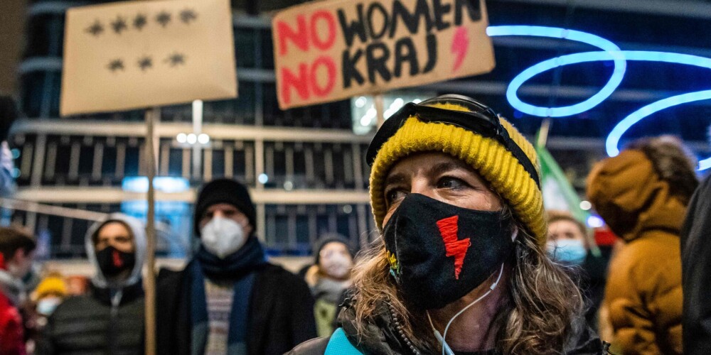 Polijā pret abortu aizliegumu vērsto protestu organizatorei draud astoņi gadi cietumā