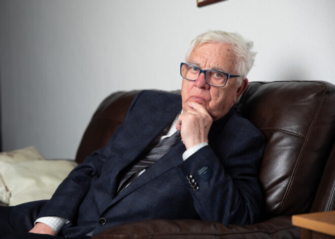 Раймонд Паулс получил приглашение вакцинироваться от Covid-19