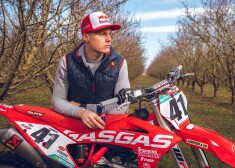 Pauls Jonass piecu nedēļu treniņnometnē Spānijā ir atradis kopīgu vaodu ar “Gas Gas” jauno motociklu.