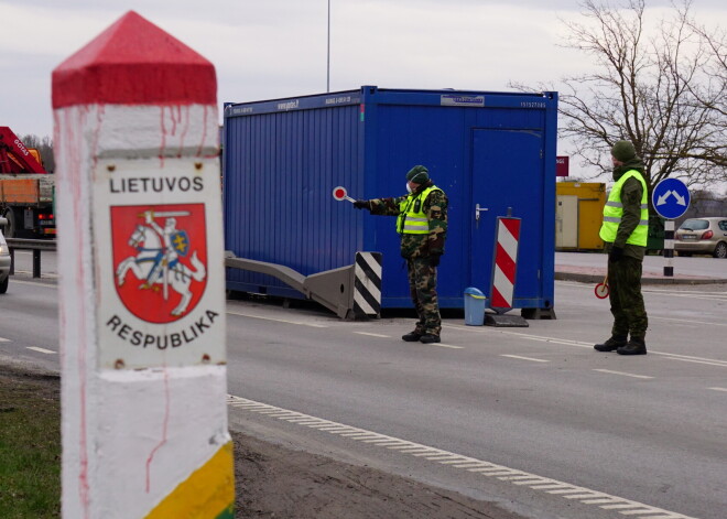 Pašizolācijas laiks pēc ieceļošanas Lietuvā saīsināts līdz 10 dienām