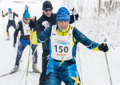 Igaunijas prezidente Kersti Kaljulaida Viru slēpošanās maratonā, kurā veica 42 kilometrus.