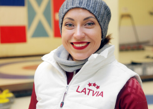 После падения со сноуборда Полина не сдалась: история латвийской спортсменки в инвалидной коляске