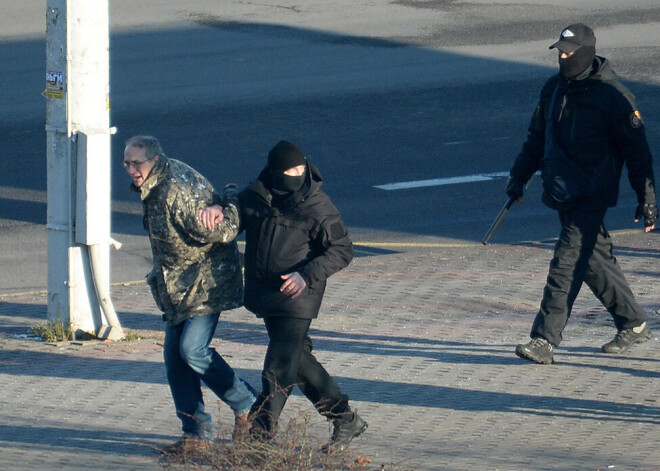 Baltkrievijā policija veikusi kratīšanas žurnālistu un aktīvistu mājās un birojos