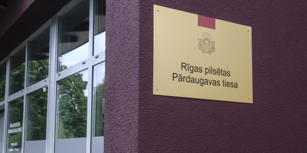 Нотаруис и предприниматель обманывали пожилых латвийцев: вынесен приговор