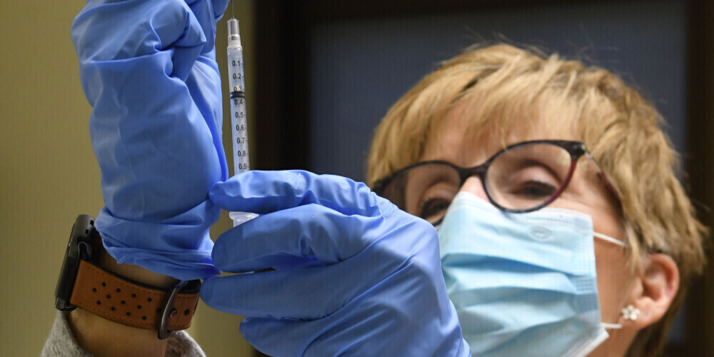 Павлютс: около 500 семейных врачей выразили готовность проводить вакцинацию против Covid-19