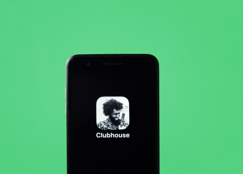 Arī latvieši jūk prātā jaunā sociālā tīkla "Clubhouse" dēļ