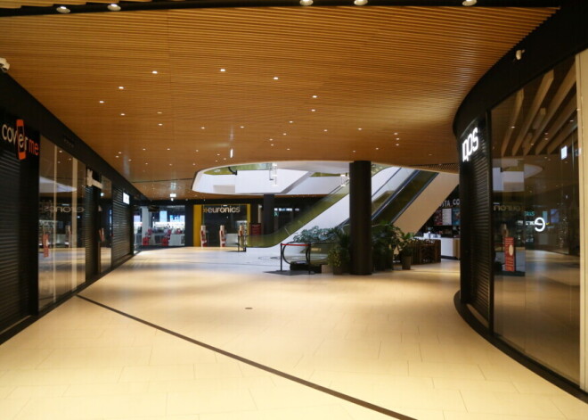 Министр экономики на следующей неделе предложит правительству принять решение об открытии всех магазинов