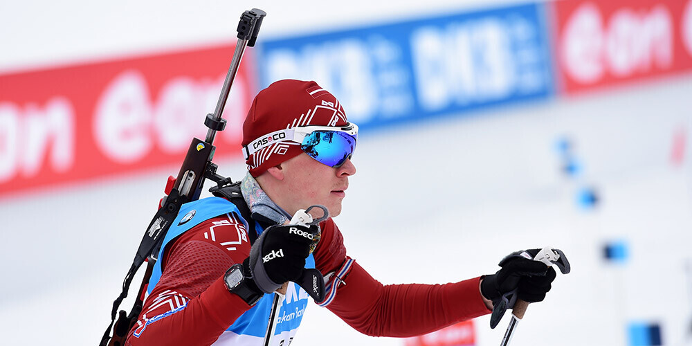 Latvijas biatlonisti pasaules čempionātā stafetē finišē 22.vietā; Rastorgujevs trasē nedodas