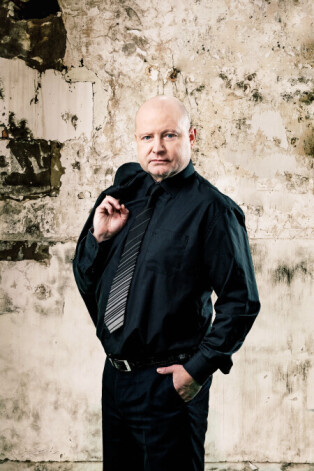 Aktieris Ģirts Ķesteris TV seriālā "Nemīlētie" izskatās pavisam citādi, nekā esam viņu ieraduši redzēt.