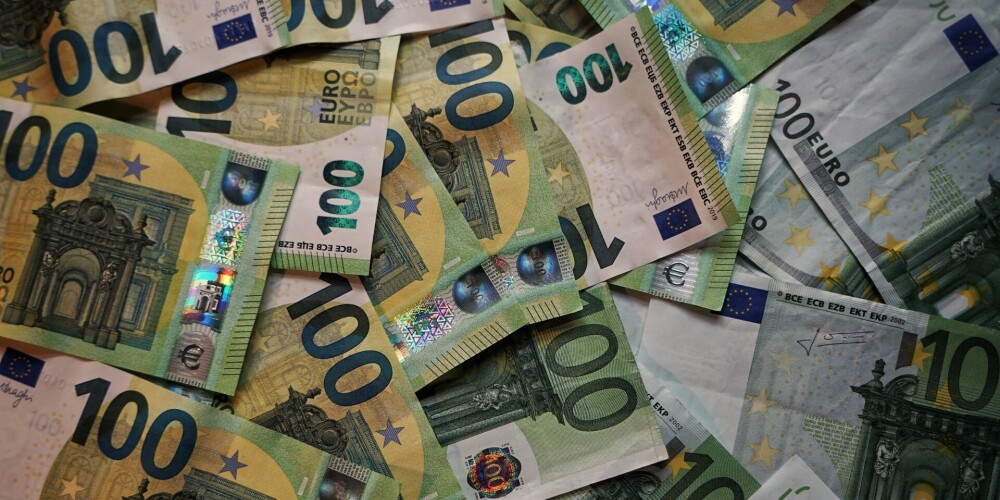 Ģimene atteikusies no ikmēneša “bērnu naudas”. Vai iespējams saņemt papildu 500 eiro?