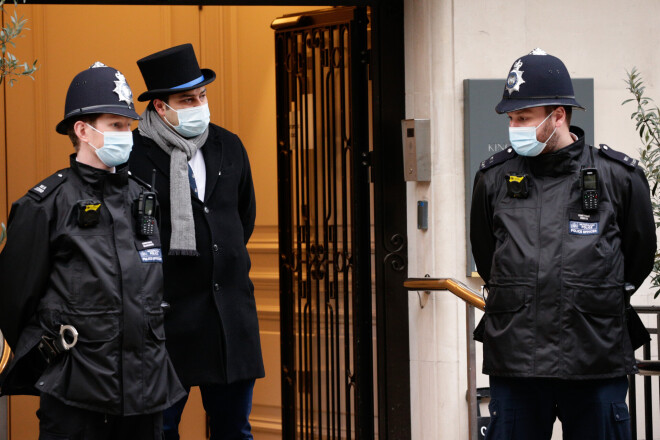 Slimnīca, kur ārstējas princis Filips.