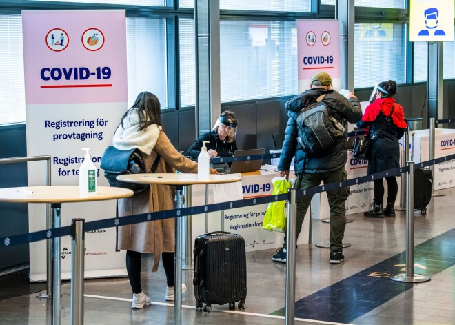 Zviedrija pastiprina ierobežojumus un brīdina iedzīvotājus, ka tie var kļūt vēl stingrāki