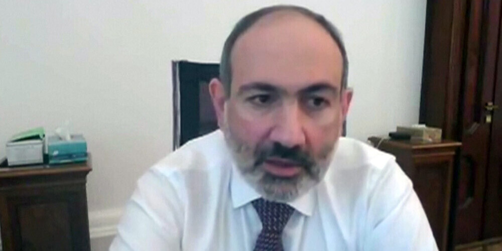 Pašinjans jau atbrīvojis no amata Gasparjanu un aicināja karavīrus turpināt dienestu, sargāt robežas un nezaudēt modrību. 