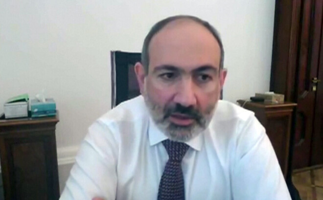 Pašinjans jau atbrīvojis no amata Gasparjanu un aicināja karavīrus turpināt dienestu, sargāt robežas un nezaudēt modrību.