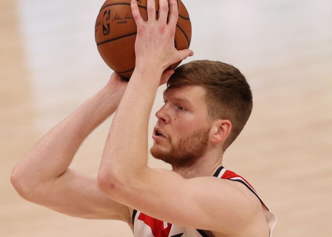 Bertāns un Porziņģis nedodas laukumā NBA spēlēs