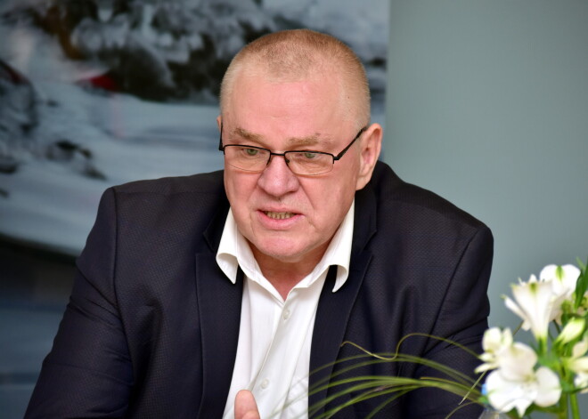 Par dažādiem pārkāpumiem no amata atbrīvots Ikšķiles mērs Trapiņš