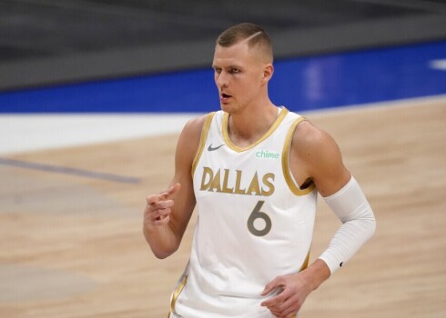 Nacionālās basketbola asociācijas (NBA) komandas Dalasas "Mavericks" latviešu basketbolists Kristaps Porziņģis. 