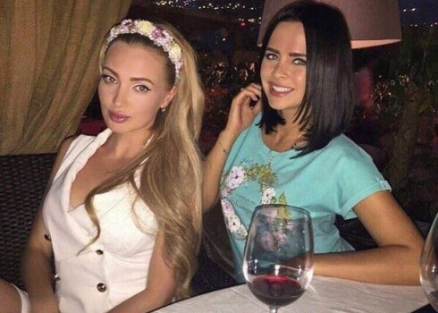 "Это ревность!": звезда шоу "Дом-2" Феофилактова высмеяла нападки бывшей подруги Романец