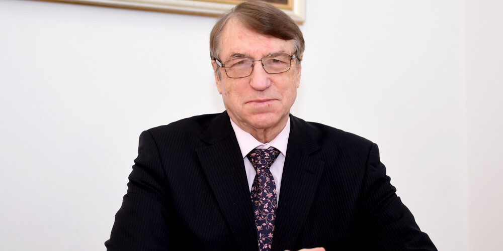 Президент Латвийской Академии наук, химик Иварс Калвиньш 