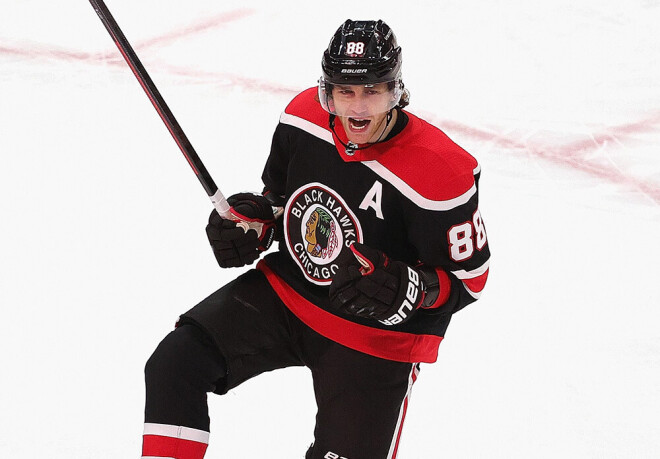 Amerikāņu uzbrucējs Patriks Keins kļuvis tikai par astoto aktīvo NHL spēlētāju, kura rēķinā ir vismaz 400 gūtie vārti.