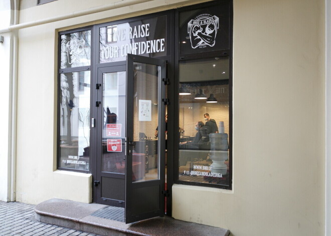 Работники индустрии красоты не могут сами подать заявку на пособие по простою