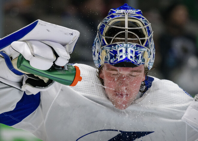 Vasiļevskis ar trešo "sauso" spēli pēc kārtas palīdz "Lightning" izcīnīt uzvaru
