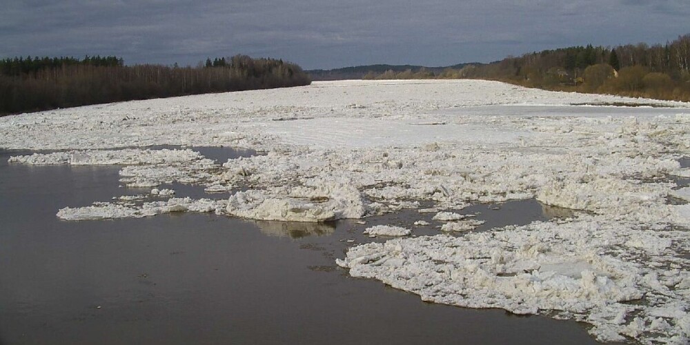 Iespējams straujš ūdens līmeņa kāpums Daugavā pie Pļaviņām; apsver ledus spridzināšanu