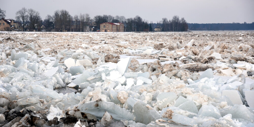 В Плявиняс также обсуждается возможность взрывать лед