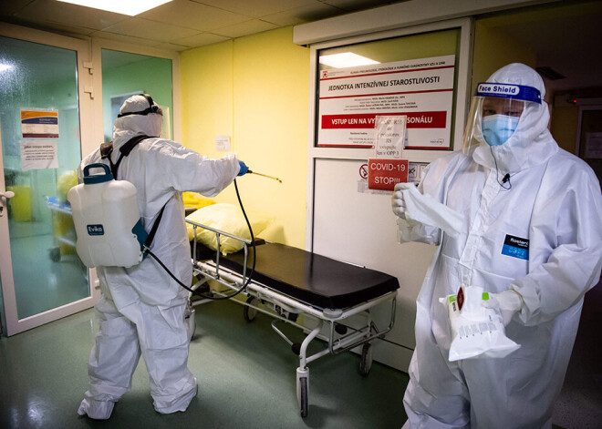 Covid-19 plosītajā Slovākija līdz 19.martam ievieš komandantstundu