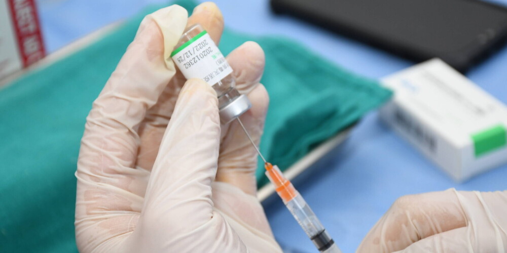 Lietuva trīs ES valstīm aizdos Covid-19 vakcīnas devas