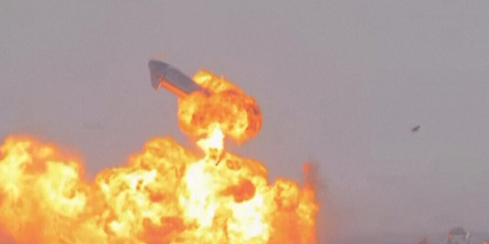 "SpaceX" piedzīvo kārtējo neveiksmīgo izmēģinājumu; pēc nolaišanās eksplodējis raķetes "Starship" prototips