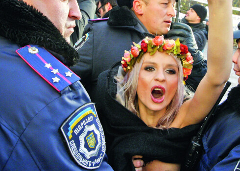 "Только не дайте им раздеться!" Интервью основательницы движения FEMEN