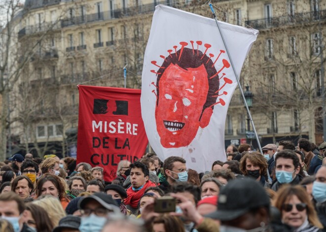 Franču lauksaimnieki protestā pauž satraukumu par pašnāvību vilni