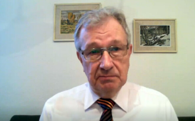Profesors Ģirts Briģis atzina, ka politiķi pašlaik ir sarežģītā situācijā, jo ir jāpieņem ļoti grūti un nepopulāri lēmumi.