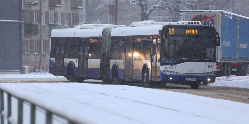 На отдельных автобусных маршрутах Rīgas satiksme увеличено количество рейсов