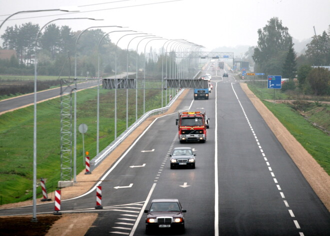 Vidējā ātruma kontroles projekta ieviešanai uz autoceļiem šogad piešķirti 700 000 eiro