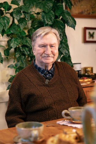 "Boņuka" balva par mūža ieguldījumu pasniegta keramiķim Voldemāram Vogulam.