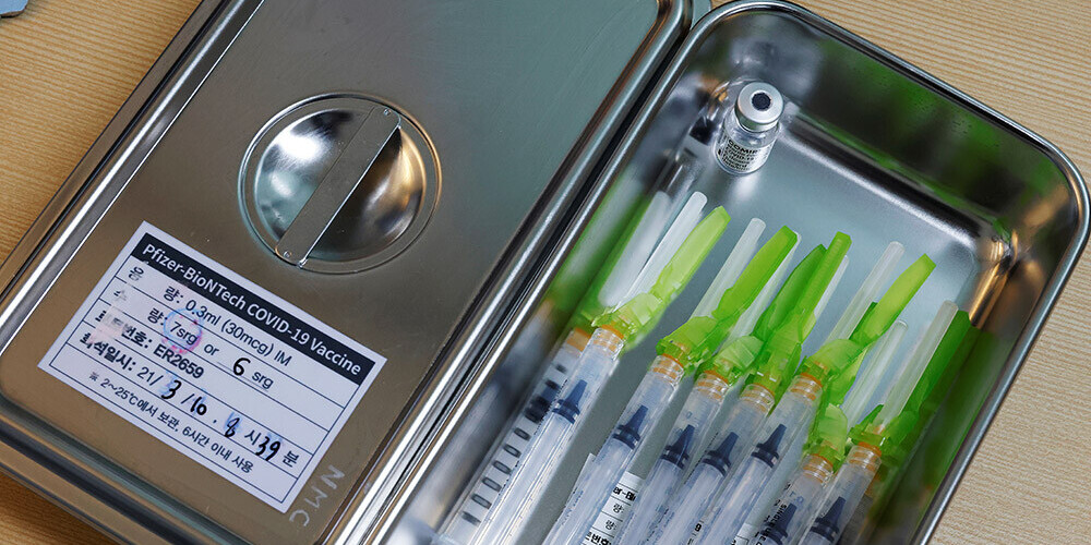 "BioNTech" un "Pfizer" martā ES piegādās papildu četrus miljonus Covid-19 vakcīnas devu