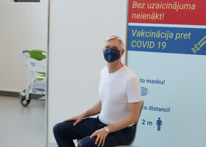 Кариньш назвал виновных в медленной вакцинации
