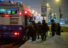 Lai censtos mazināt transporta piepildījumu, no pirmdienas "Rīgas satiksme" palielinās sabiedriskā transporta vienību skaitu maršrutos.