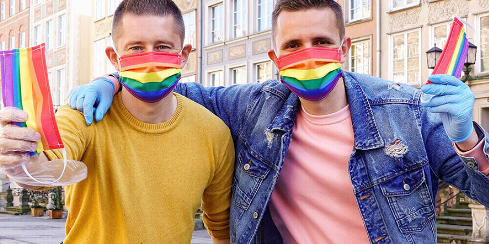 В Польше хотят запретить геям и лесбиянкам усыновлять детей