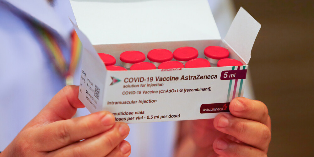 PVO: nav iemesla apturēt potēšanu ar "AstraZeneca" Covid-19 vakcīnu