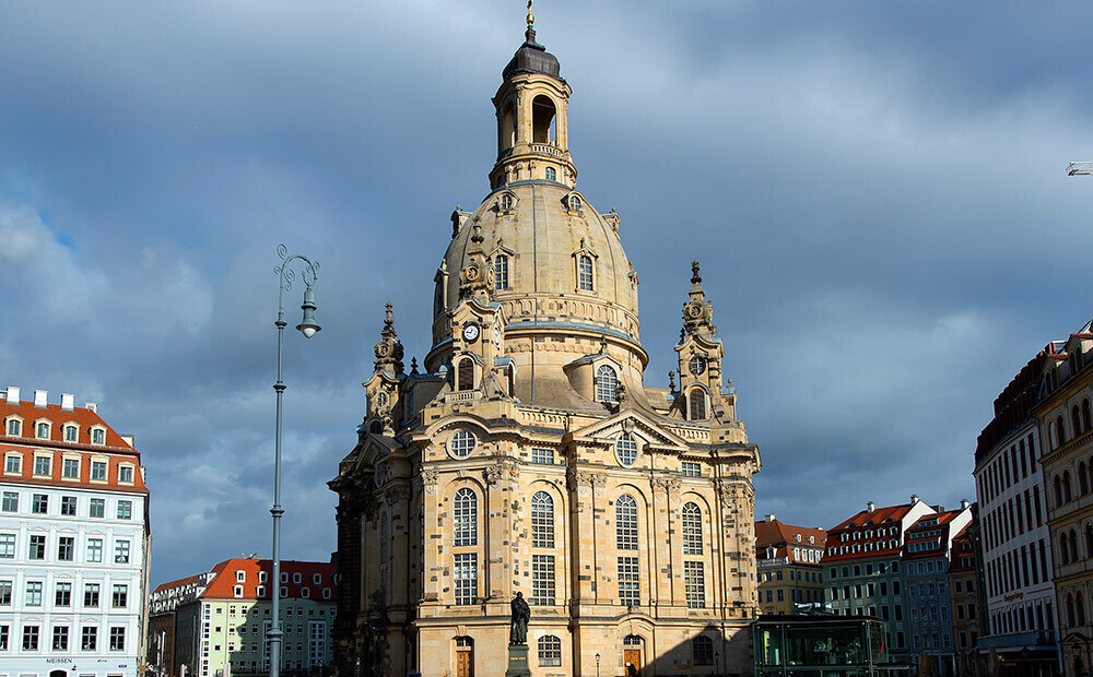 Greenpeace activists are protesting against lignite mining near churches in Germany