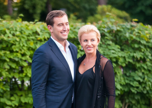 Agneses Zeltiņas uzmanību un simpātijas tobrīd Ārlietu ministrijas darbinieks Rūdolfs Brēmanis ieguva 2013. gada vasarā, kad abi satikās kādā saviesīgā pasākumā un no tā mirkļa kļuva nešķirami.