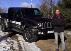 Auto ziņas: Jeep Wrangler ar kravas kasti