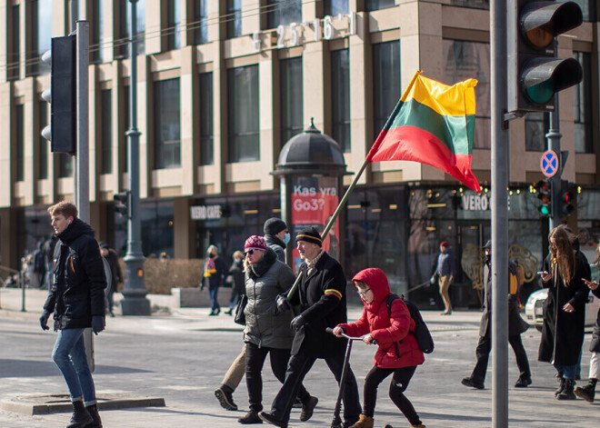 В Литве возобновляют работу магазины, а дети возвращаются в школы