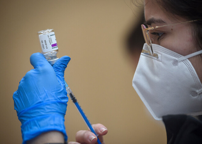 Nīderlande uz laiku aptur "AstraZeneca" Covid-19 vakcīnas izmantošanu