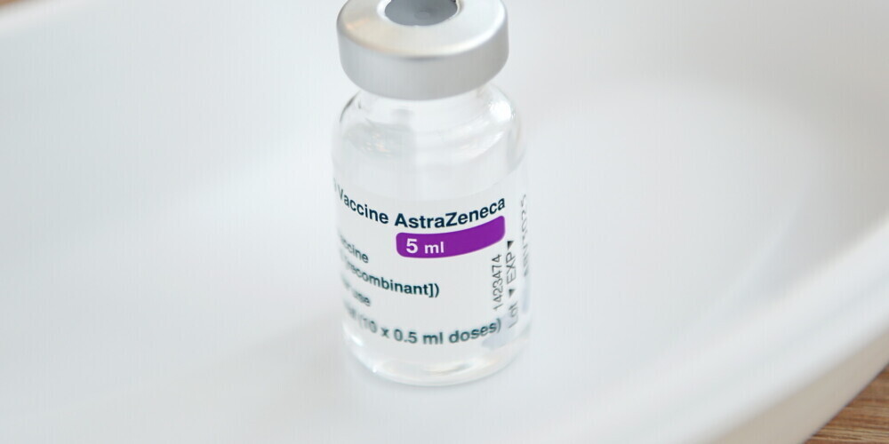В Латвии осталось более 10 тыс. доз вакцины AstraZeneca: что с ними сделают?