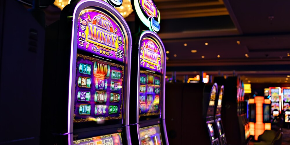 Uzturlīdzekļu parādniekiem aizliedz spēlēt azartspēles